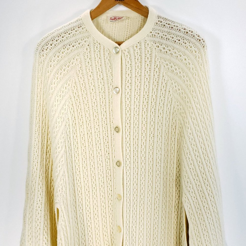 Vtg Grandmancore Shawl Poncho Sweater Ivory Cable Knit Button Fringe Sally Gee